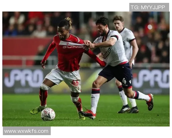 汉姆心目中的足球明星是谁他在球场上的表现如何影响了球队的成绩