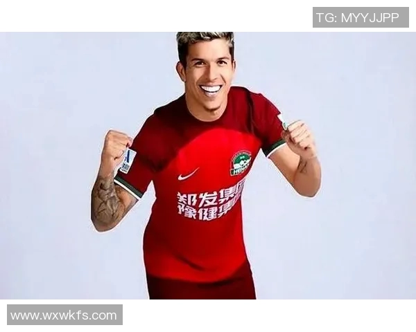 当足球明星化身蜡像展现独特魅力引发球迷热议与欢笑