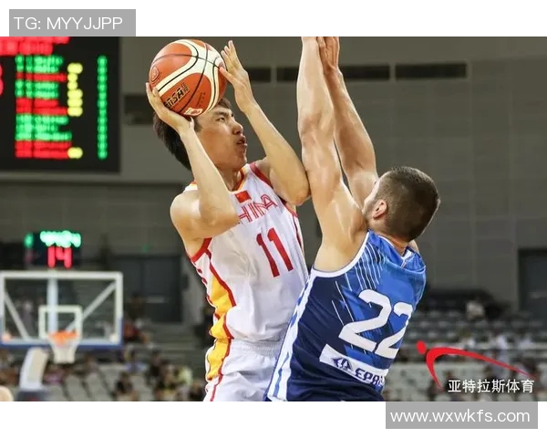 国奥男篮迎战意大利全力争胜展现青春风采与竞技精神